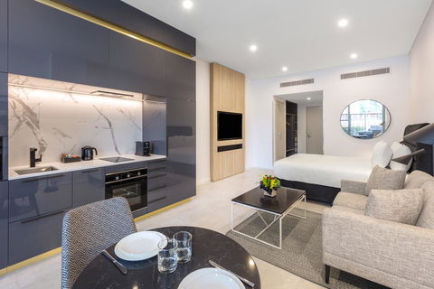 Meriton Suites Broadbeach - Holiday Adelaide 2