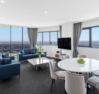 Meriton Suites Kent Street - Holiday Adelaide