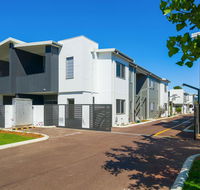 MERRIFIELD Foothill Suites - RELAXING LIFETYLE CHOICE - Holiday Adelaide