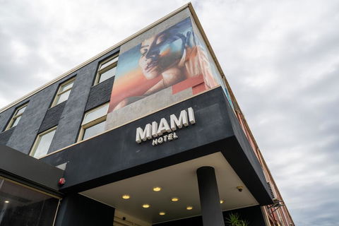 Miami Hotel Melbourne - Holiday Adelaide 0