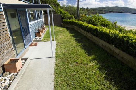 Mick's Apartment - Seal Rocks Beachfront - Holiday Adelaide 0