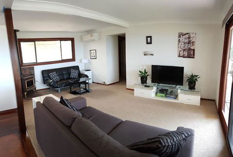 Million Dollar Views To Gold Coast - Holiday Adelaide 2