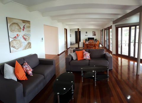 Million Dollar Views To Gold Coast - Holiday Adelaide 1