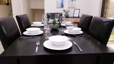 Modern 4-Bedroom House On Cunningham Near Singleton CBD Hunter Valley - Holiday Adelaide 3