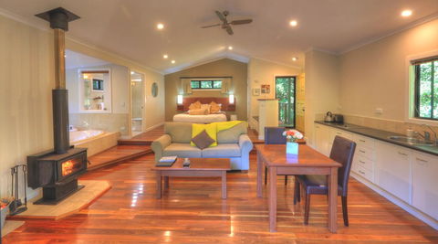 Montague's Of Montville - Holiday Adelaide 0