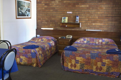 Motel Myall - Holiday Adelaide 0