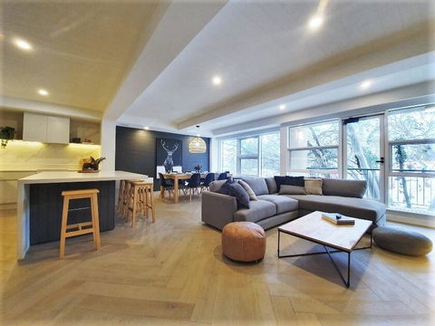 Mt Buller Chalet Hotel & Suites - Holiday Adelaide 1