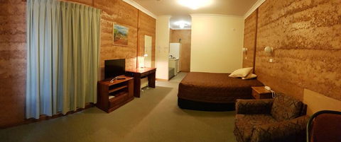 Mud Hut Motel - Holiday Adelaide 1