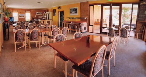 Mud Hut Motel - Holiday Adelaide 3