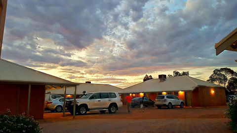 Mud Hut Motel - Holiday Adelaide 2
