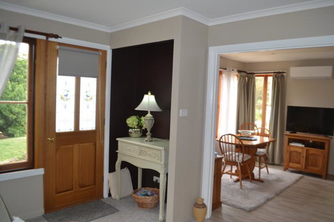 Mulberry Cottage Unique B&B Accommodation - Holiday Adelaide 2