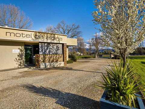 Myrtleford Motel On Alpine - Holiday Adelaide 1
