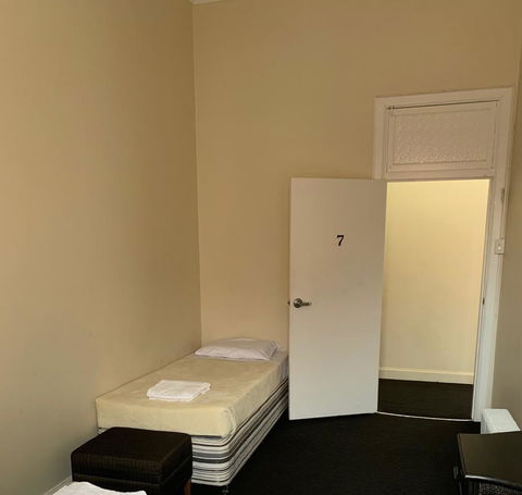 National Hotel Toowoomba - Holiday Adelaide 1