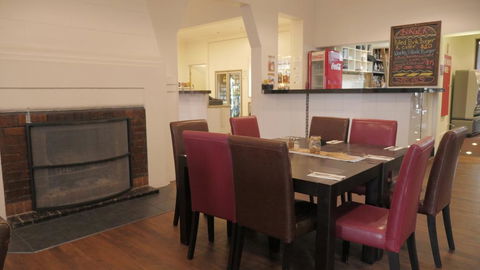 National Hotel Toowoomba - Holiday Adelaide 0