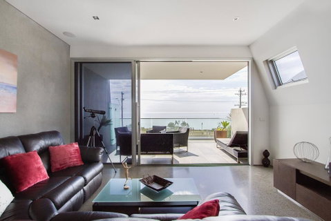 Nautilus 2 Luxury Retreat - Modern Beachfront Townhouse, WiFi, Water Views - Holiday Adelaide 1