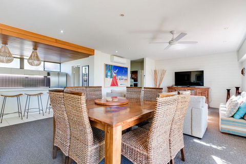 Nautilus Beachfront Villas & Spa - Holiday Adelaide 2