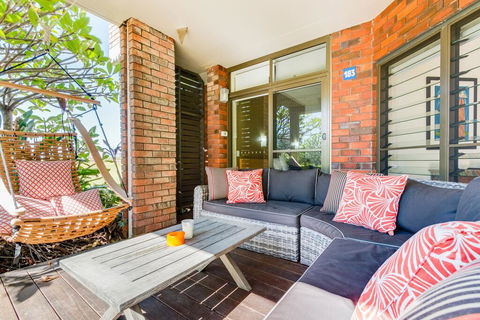 Nautilus Beachfront Villas & Spa - Holiday Adelaide 1