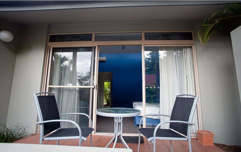 Nautilus Beachfront Villas & Spa - Holiday Adelaide 0