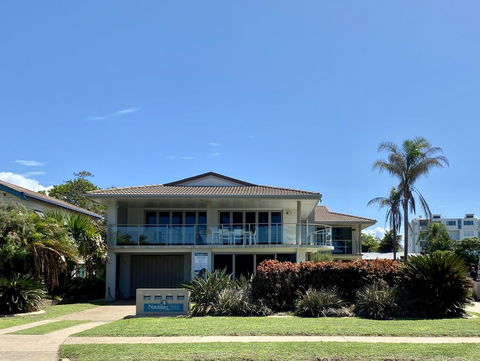 Nautilus Beachside Apartments - Holiday Adelaide 0