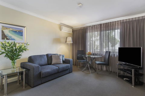 The Peninsula Riverside Serviced Apartments - Holiday Adelaide 28