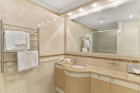 The Peninsula Riverside Serviced Apartments - Holiday Adelaide 2