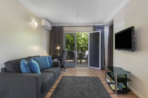 The Peninsula Riverside Serviced Apartments - Holiday Adelaide 17