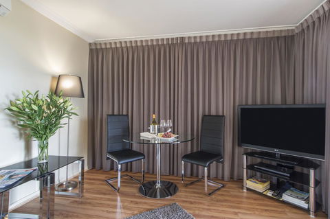 The Peninsula Riverside Serviced Apartments - Holiday Adelaide 21