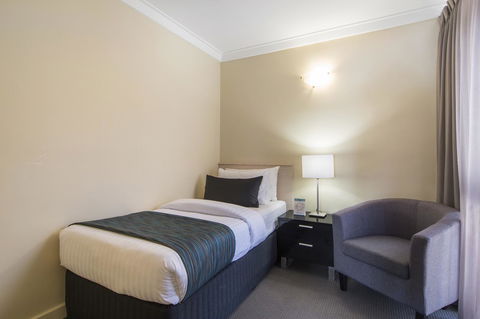 The Peninsula Riverside Serviced Apartments - Holiday Adelaide 29