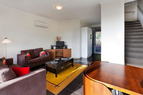 Cosy Corner Sea View Apartments - Holiday Adelaide 14