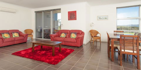 Cosy Corner Sea View Apartments - Holiday Adelaide 11