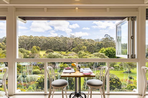 Grand Mercure Basildene Manor - Holiday Adelaide 10