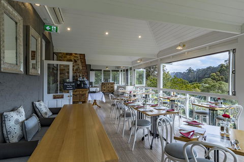Grand Mercure Basildene Manor - Holiday Adelaide 9