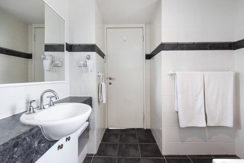 Subiaco Village 20 - Holiday Adelaide 14