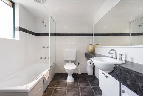 Subiaco Village 20 - Holiday Adelaide 15