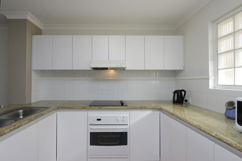 Hillarys Marina Apartment - Holiday Adelaide 14