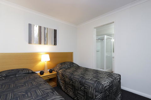 Hillarys Marina Apartment - Holiday Adelaide 17
