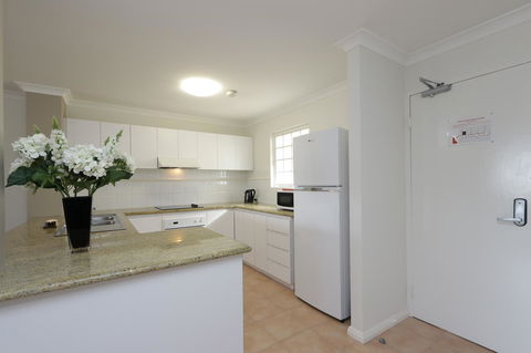 Hillarys Marina Apartment - Holiday Adelaide 15