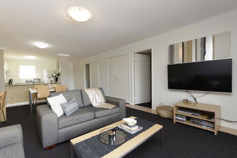 Hillarys Marina Apartment - Holiday Adelaide 4