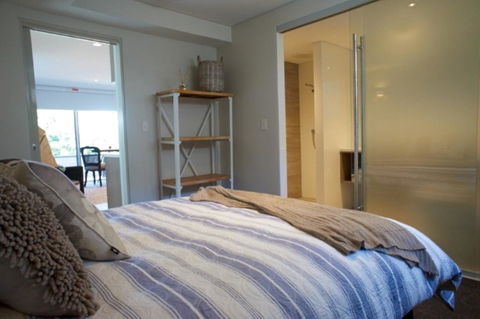 The Urban Beach House - Holiday Adelaide 12
