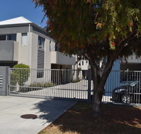 Central Executive Townhouse - Holiday Adelaide