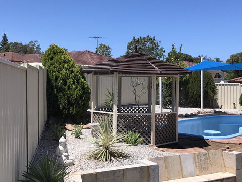 Blue Lake Family Retreat - Holiday Adelaide 5