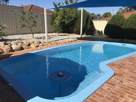 Blue Lake Family Retreat - Holiday Adelaide 1