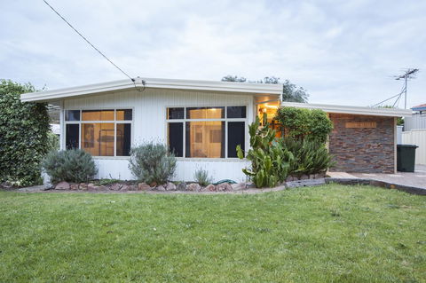 Rustic Retreat Esperance - Holiday Adelaide 5