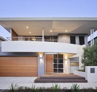 Adele's luxury South Beach apartment with King bed - Holiday Adelaide