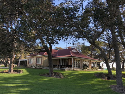 Caves Road Guest Houses - Holiday Adelaide 19