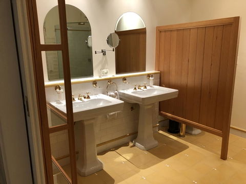 Caves Road Guest Houses - Holiday Adelaide 5