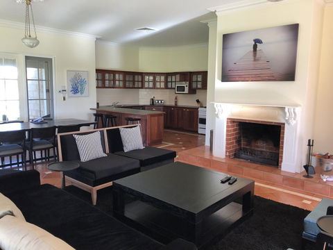 Caves Road Guest Houses - Holiday Adelaide 8