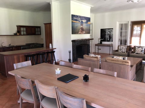 Caves Road Guest Houses - Holiday Adelaide 15