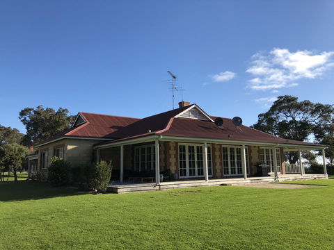 Caves Road Guest Houses - Holiday Adelaide 14