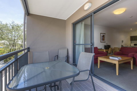 Leeuwin Apartments - Holiday Adelaide 1